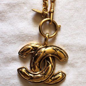 Chanel  quilted necklace